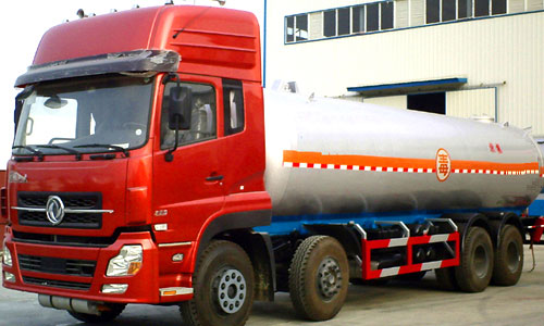 東風(fēng)天龍前四后八液氨運(yùn)輸車