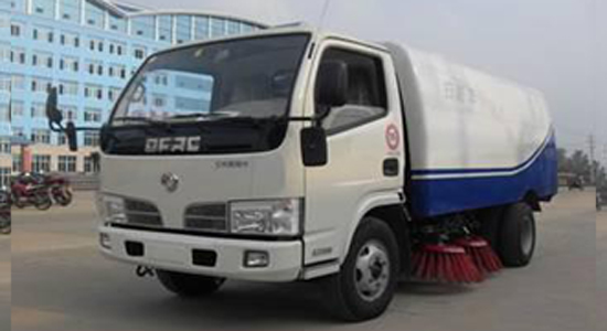 東風(fēng)金霸掃路車